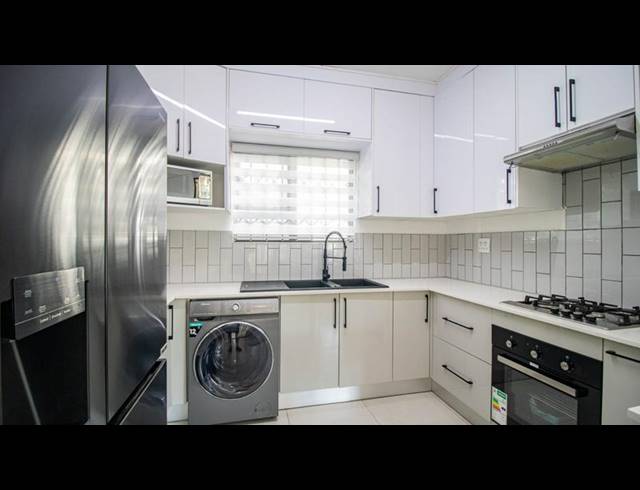 3 BEDROOM TOWNHOUSE FOR SALE IN BRENTWOOD